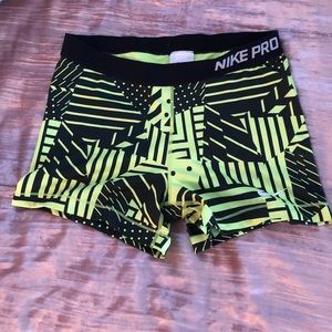 Nike Pro 3” XL